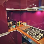 Self Check-in Free Parking Near Metro Stations And Bus Westside S6 *