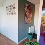Апартаменти Self Check-in Free Parking Near Metro Stations And Bus Westside S6