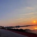 Апартаменти Self Check-in Free Parking Near Metro Stations And Bus Westside S6