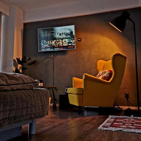 Self Check-in Free Parking Near Metro Stations And Bus Westside S6 *