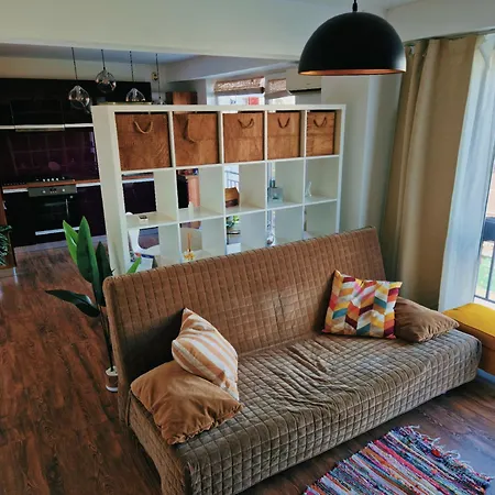 Self Check-in Free Parking Near Metro Stations And Bus Westside S6 *