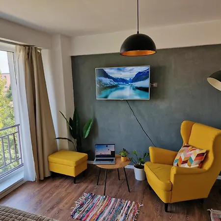 Self Check-in Free Parking Near Metro Stations And Bus Westside S6 Бухарест