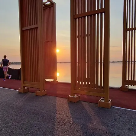 Self Check-in Free Parking Near Metro Stations And Bus Westside S6 * Bucarest