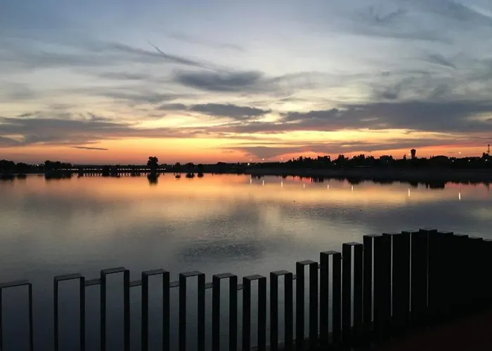 Apartament Self Check-in Free Parking Near Metro Stations And Bus Westside S6 Bucureşti