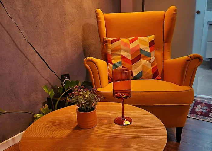 Self Check-in Free Parking Near Metro Stations And Bus Westside S6 Apartament