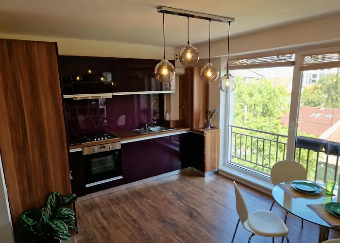 Self Check-in Free Parking Near Metro Stations And Bus Westside S6