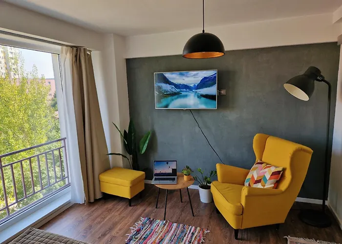 Self Check-in Free Parking Near Metro Stations And Bus Westside S6 Bucureşti