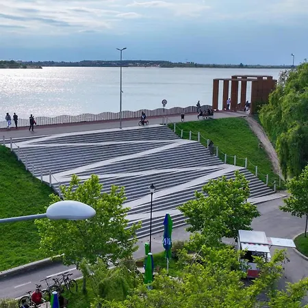 Self Check-in Free Parking Near Metro Stations And Bus Westside S6 *