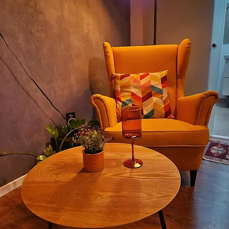 Self Check-in Free Parking Near Metro Stations And Bus Westside S6 Apartament